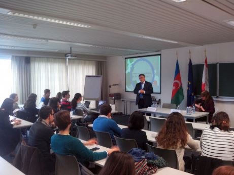 Посол Азербайджана в Бельгии выступил перед студентами - ФОТО