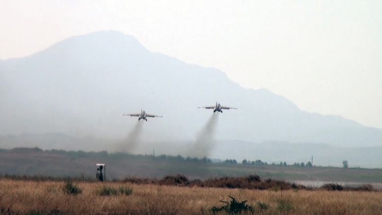 В Нахчыване прошли учебные полеты штурмовых самолетов (ФОТО, ВИДЕО)