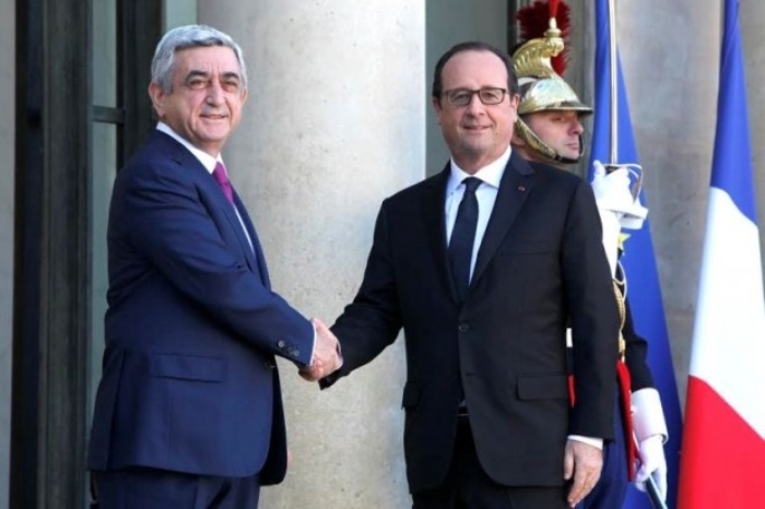 Олланд: Франция может быть полезной в решении конфликта в Карабахе