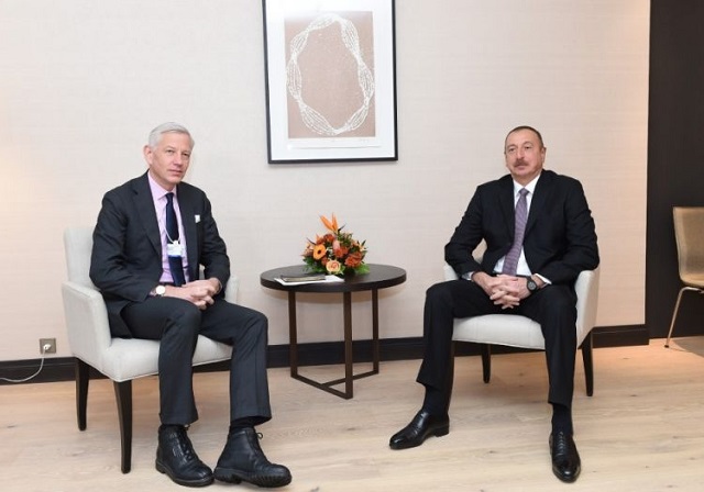 Ильхам Алиев встретился в Давосе с глобальным управляющим партнером McKinsey