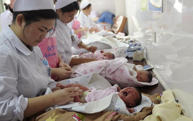 Китай бьет рекорды по рождаемости