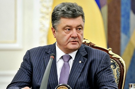 Порошенко обязался отдать Украину НАТО - российский политолог