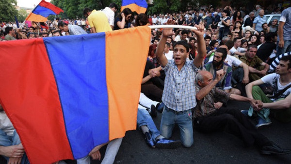 В Ереване задержаны оппозиционеры