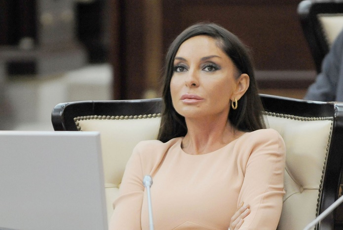 Какими полномочиями обладает первый вице-президент Азербайджана?