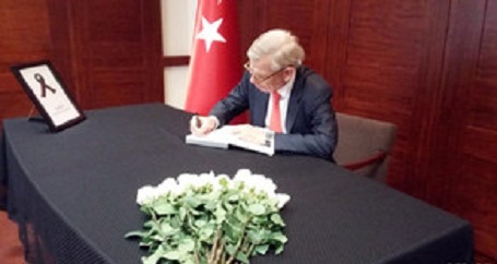 В посольстве Турции в Азербайджане открыта книга соболезнований