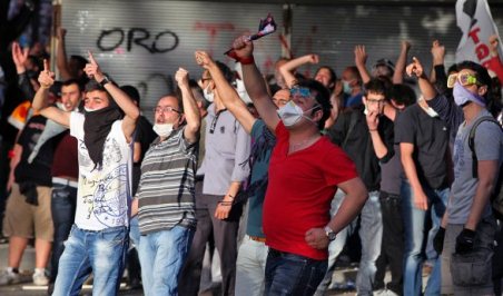 В Турции арестовано 100 курдских активистов
