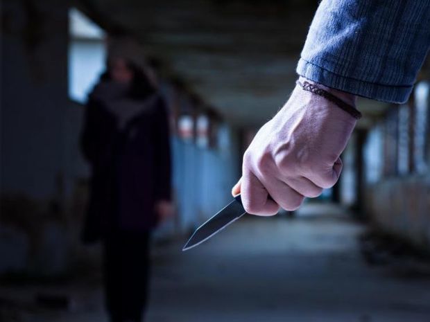 В Баку в больнице врача ударили ножом