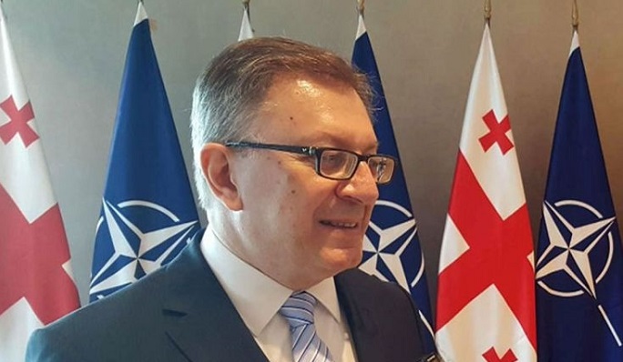 Замгенсека НАТО: Мы не хотим даже рассматривать вероятность войны между Арменией и Азербайджаном