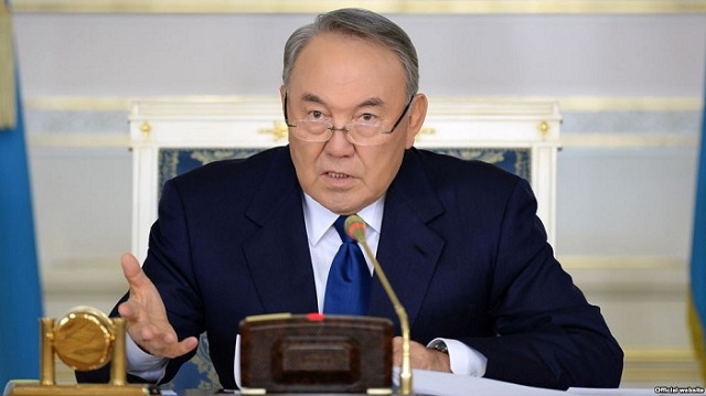 Назарбаев: Cлабые банки должны объединяться