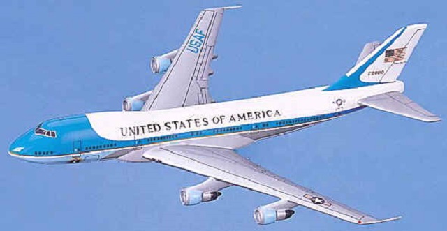 Boeing после критики Трампа пообещал снизить цену на `борт номер 1`