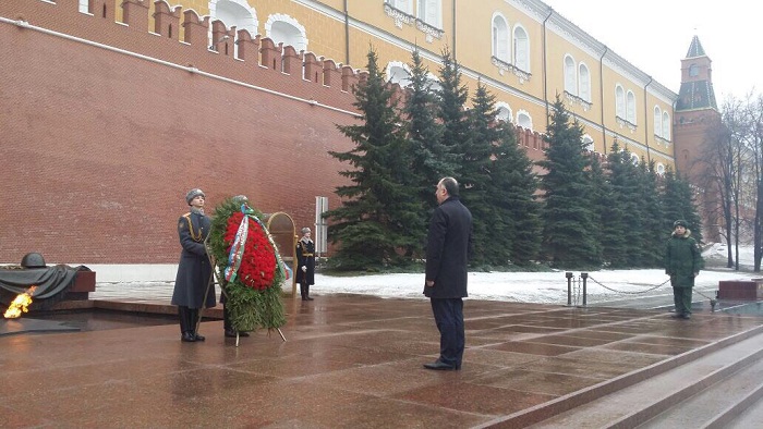 Глава МИД возложил венок к Могиле Неизвестного Солдата