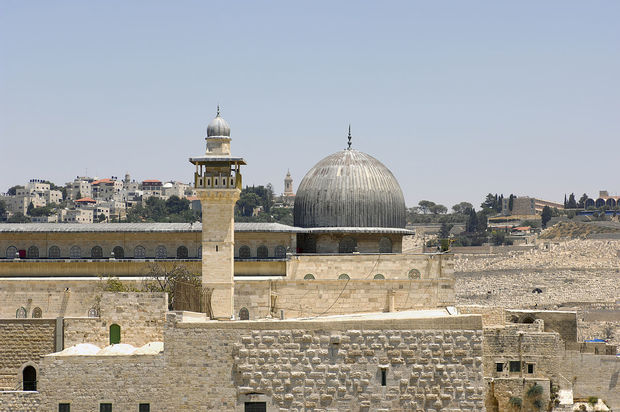 Мусульманам младше 50 лет запретили молиться на Храмовой горе