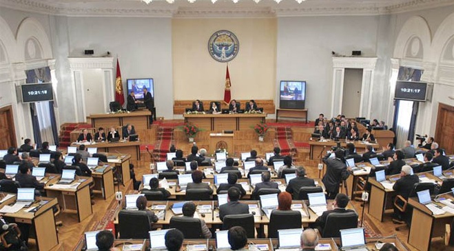 Киргизии одобрил законопроект о референдуме