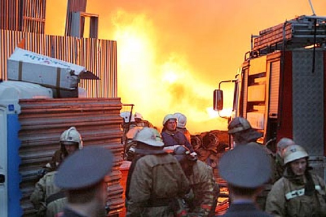 Крупный пожар в Ташкенте, 14 пострадавших