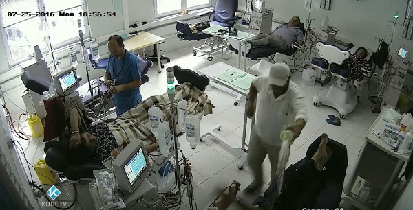 В Албании мужчина поджег людей во время процедуры гемодиализа - ВИДЕО