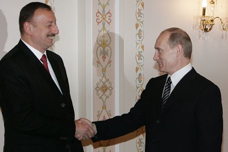 Президент России поздравил Ильхама Алиева с Днем Республики