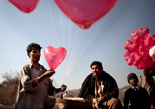 В Пакистане cуд запретил празднование Дня святого Валентина