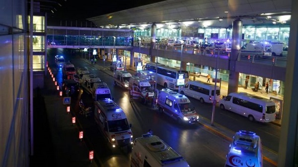 Теракт в аэропорту Стамбула - ОБНОВЛЕНО (ФОТО - ВИДЕО)