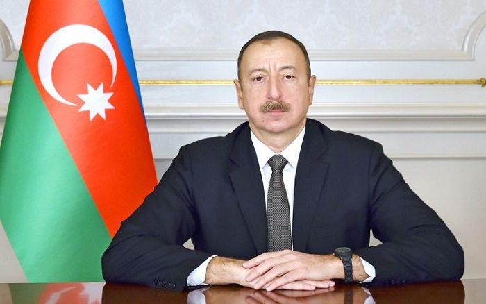 Президент Ильхам Алиев поздравил Роухани