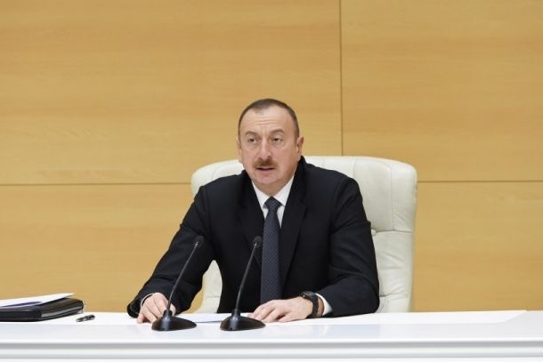 Ильхам Алиев: Торговля оружием приносит Азербайджан валюту в большом объеме