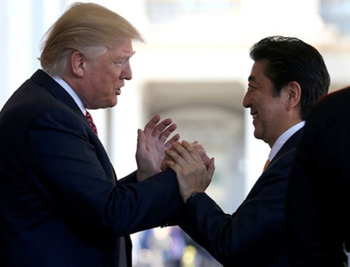 Абэ и Трамп согласны, что КНДР представляет серьезную угрозу