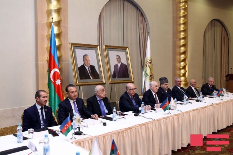 В Баку прошло заседание Совета аксакалов республики