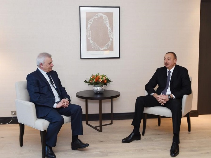 Президент встретился в Давосе с президентом LUKOIL
