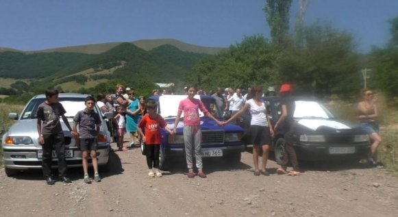 Жители армянского села Ардви протестуют