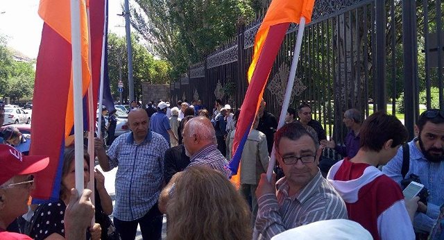 В Ереване арестованы гражданские активисты