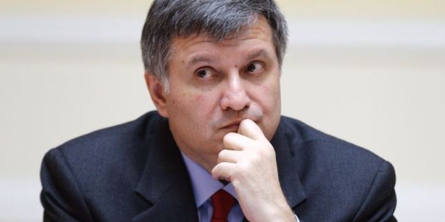 «Правый сектор» требует отставки Авакова