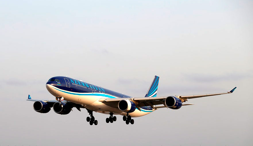 Пилота самолета AZAL пытались ослепить лазером