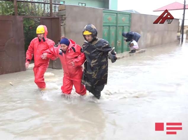 МЧС эвакуирует население из затопленных территорий