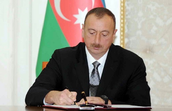 Ильхам Алиев наградил группу военнослужащих ГПС Азербайджана