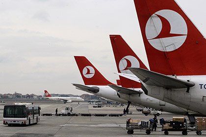 В Стамбульском аэропорту столкнулись два самолета