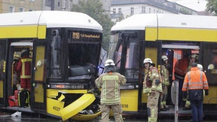 В Берлине столкнулись два трамвая, пострадали 27 человек