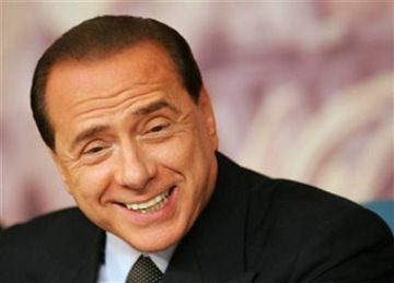 Берлускони начал работу в доме престарелых