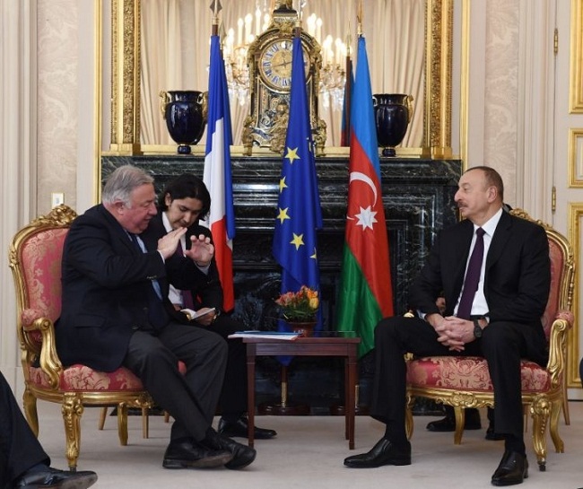 Ильхам Алиев встретился с председателем Сената Франции - ФОТО