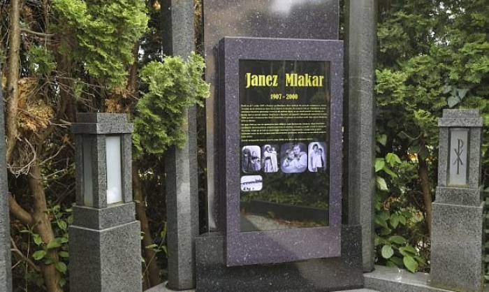 В Словении установили первое в мире цифровое надгробие
