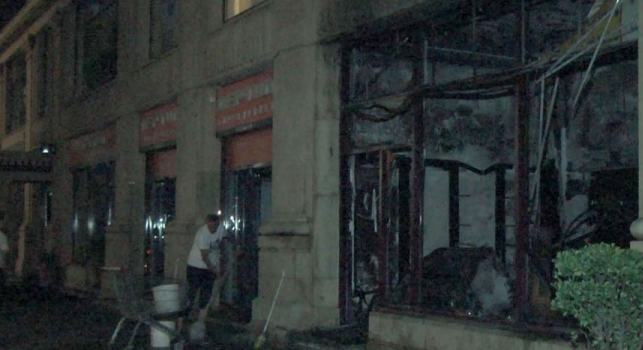 В Баку в супермаркете произошел пожар