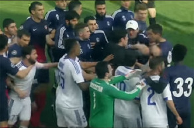 На футбольном матче в Турции произошла массовая драка между казахами и армянами - ВИДЕО 
