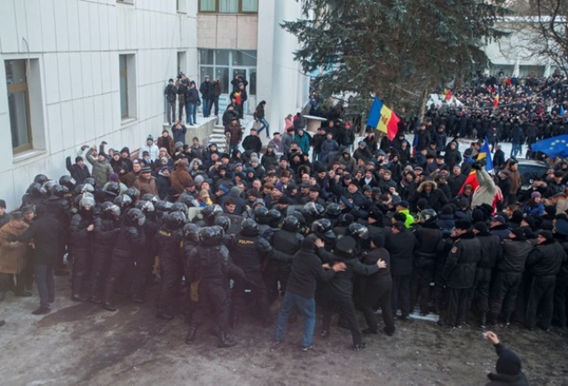 В Молдове новые протесты после утверждения Кабмина