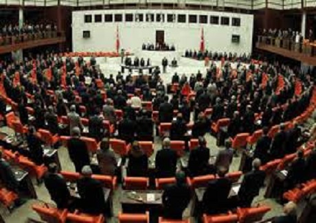 Сегодня новоизбранные турецкие депутаты принесут присягу