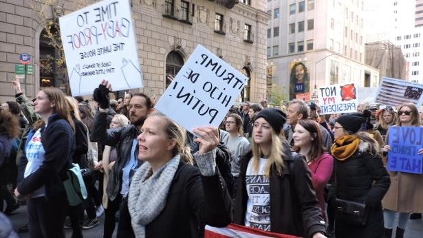 Нью-Йорк: Протестный марш против Трампа - ВИДЕО
