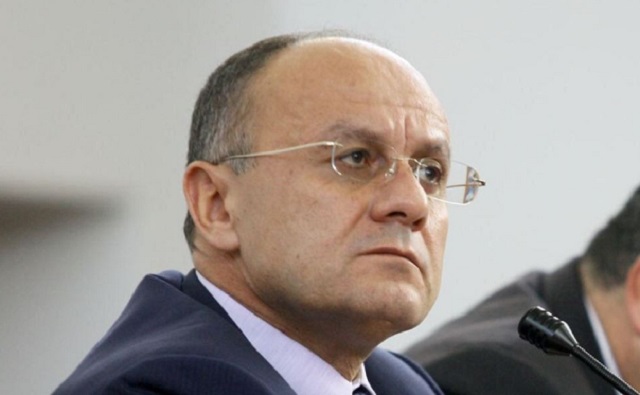 Бывшему министру обороны Армении предъявлено обвинение 