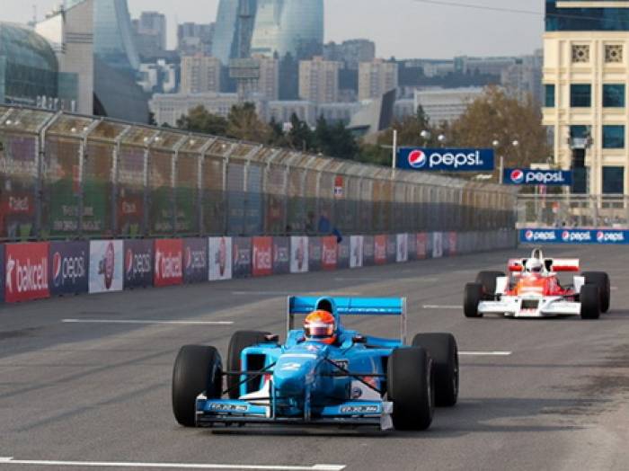 В Баку стартовала первая гонка в классе FIA Formula-2