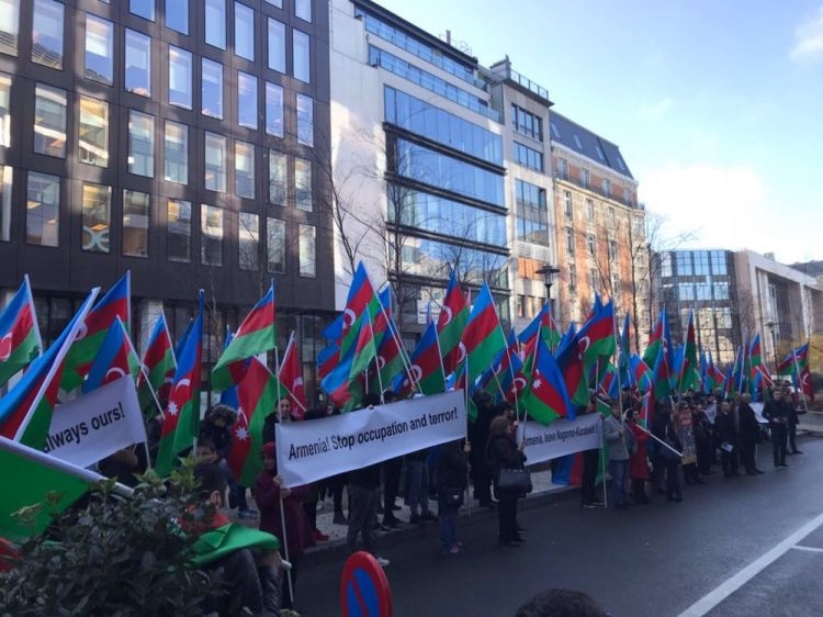 Азербайджанцы Европы провели акцию в Брюсселе