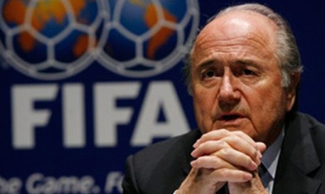Блаттер: FIFA бьют из-за Англии