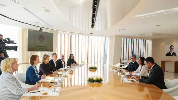 Мехрибан Алиева встретилась с делегацией во главе с Баронессой Николсон - ФОТО