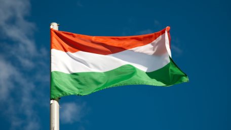 Венгрия закрывает свободный проход для беженцев