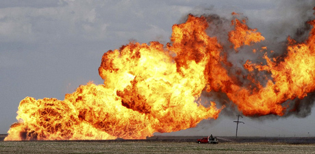 В Ираке рядом с нефтепроводом разорвались четыре бомбы